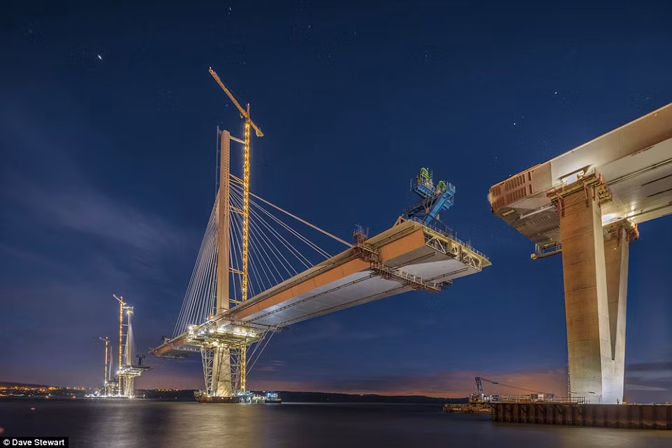 Cây cầu Queensferry Crossing đang được xây dựng tại vùng Bắc Queensferry. (Ảnh: Dave Stewart)