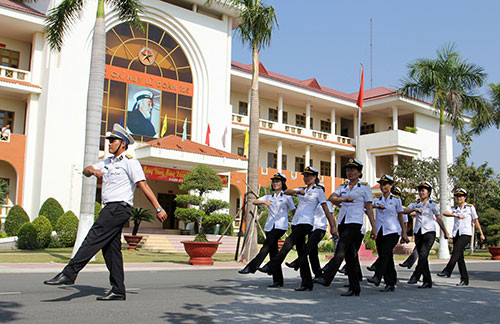 Luyện tập đội ngũ là một trong những thế mạnh của cán bộ, hội viên Hội Phụ nữ Lữ đoàn 125.