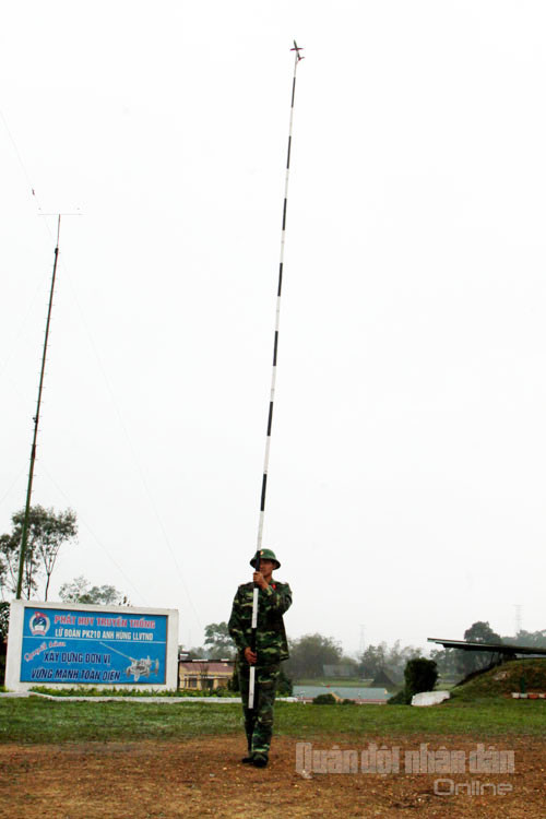 Sào gắn mục tiêu là một trong những mô hình học cụ được sử dụng hiệu quả trong huấn luyện pháo phòng không.