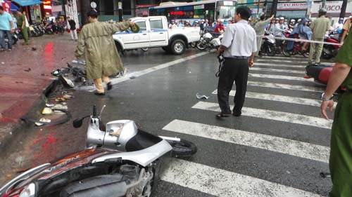 Cơ quan chức năng phong toả hiện trường vụ tai nạn