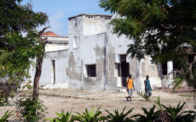  12. Đảo Ibo, Mozambique: Là một phần của quần đảo Quirimbas ở Ấn Độ Dương, đảo Ibo từng là thuộc địa của Bồ Đào Nha ở châu Phi và được trao trả lại cho Mozambique vào năm 1974. Trải qua hơn 4 thập kỷ, các nhà thờ, pháo đài và nhà ở đây bị xuống cấp. Mặc dù vậy một số công trình được cải tạo thành khách sạn cao cấp phục vụ nhu cầu ngày càng tăng của du khách.