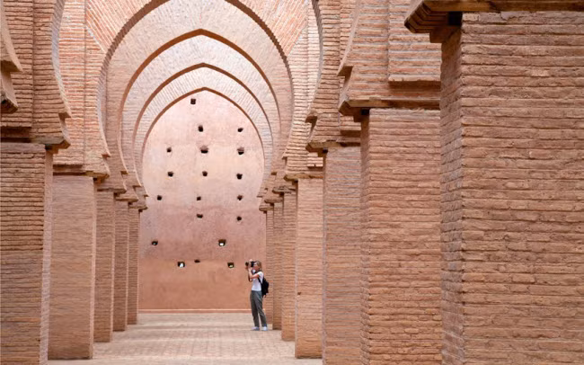  15. Nhà thờ Tin Mal, Ma-rốc: Nằm trên dãy núi High Atlas ở miền nam Ma-rốc, nhà thờ Tin Mal được xây dựng vào năm 1156 để tưởng niệm người sáng lập ra triều đại Almohad. Đây là một trong hai nhà thờ Hồi giáo mà người ngoại đạo có thể vào bên trong.