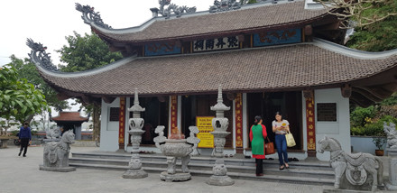 Bạch Đằng Giang phú của Trương Hán Siêu là một kiệt tác trong văn chương cổ Việt Nam. Đây là áng văn chương tràn đầy lòng yêu nước, tinh thần tự hào dân tộc và hàm chứa những triết lý lịch sử sâu sắc. (Ảnh: Đền thờ Trương Hán Siêu).