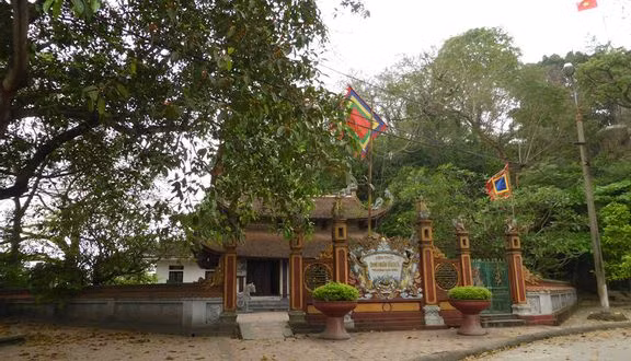 Trải qua năm tháng, cho đến nay, Trương Hán Siêu được tôn vinh là một trí thức nho sĩ chân chính, tiêu biểu của giai đoạn thịnh trị của nhà Trần. Có thể nói, con đường dẫn đến địa vị độc tôn của Nho học vào thế kỷ XV đã được khởi đầu bởi những trí giả lớn như Trương Hán Siêu, Lê Quát... (Ảnh: Đền thờ Trương Hán Siêu).