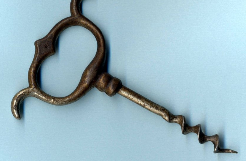 Bảo tàng công cụ rượu vang lịch sử, California, Hoa Kỳ: Tại đây trưng bày đủ các công cụ từ dao cắt tỉa và kéo cắt cho đến máy ép nho và bình đựng rượu vang. Nhiều hiện vật đã hàng trăm năm tuổi, vì vậy, nó cũng là một cách tuyệt vời để tìm hiểu về lịch sử của nghề trồng nho.