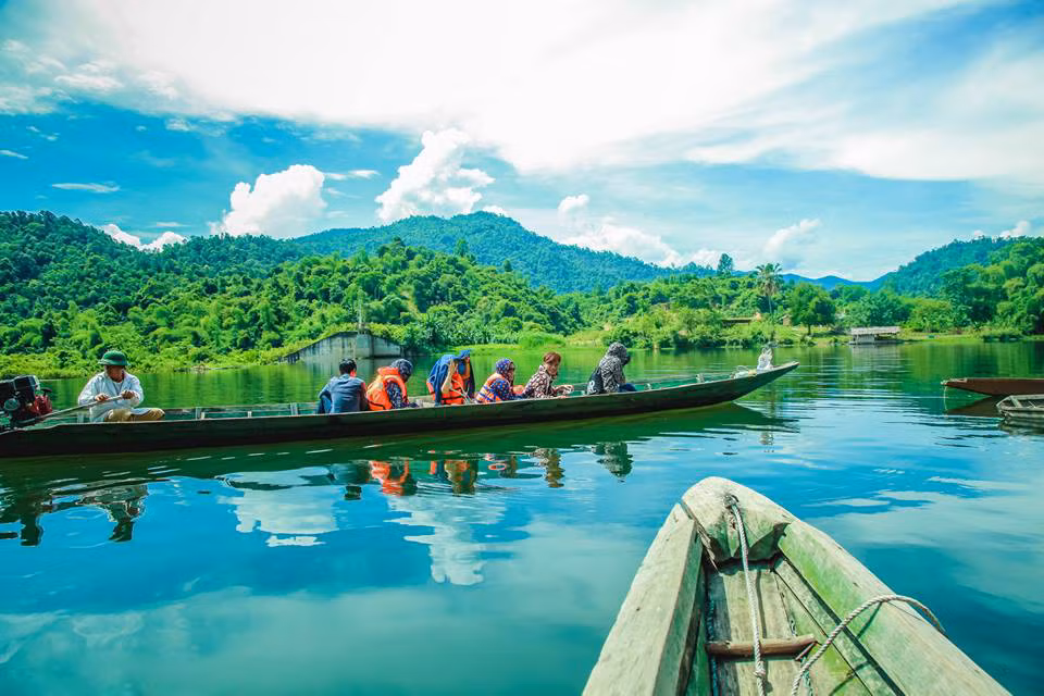 Hiện, vườn quốc gia Pù Mát là một trong số ít khu bảo vệ có tính đa dạng sinh học cao nhất nước ta và cả khu vực châu Á. Nơi đây có thảm thực vật đa dạng phong phú bậc nhất khu vực.