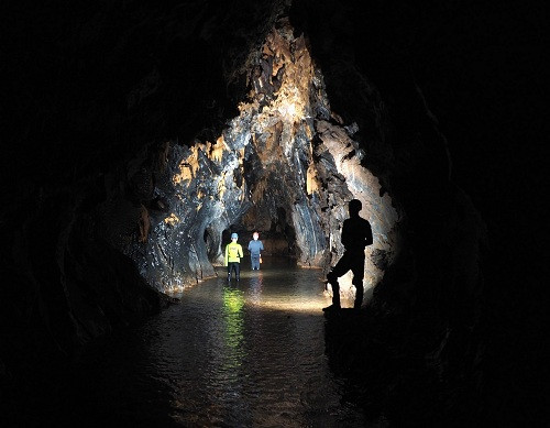 Những hang động mới: Tháng 3/2021, đoàn thám hiểm của Hiệp hội hang động Hoàng gia Anh (BCRA) hợp tác với ĐH KNTN, ĐH QGHN và Ban quản lý vườn quốc gia Phong Nha - Kẻ Bàng đã tiến hành khảo sát và thám hiểm các hang động thuộc khu vực vườn quốc gia Phong Nha - Kẻ Bàng.