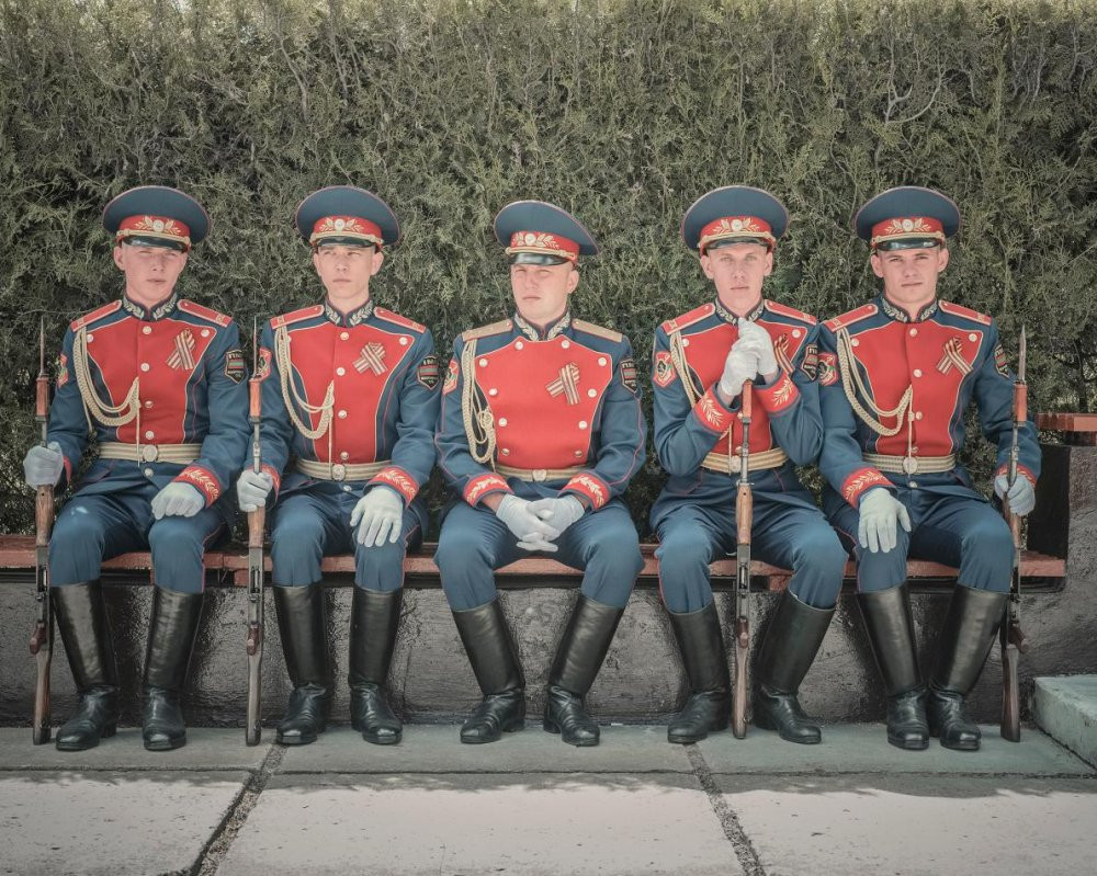 Dù Liên Hợp Quốc không công nhận, nhưng Transnistria vẫn hoạt động như một "quốc gia" với chính phủ, quân đội, hiến pháp, tiền tệ và hộ chiếu riêng.