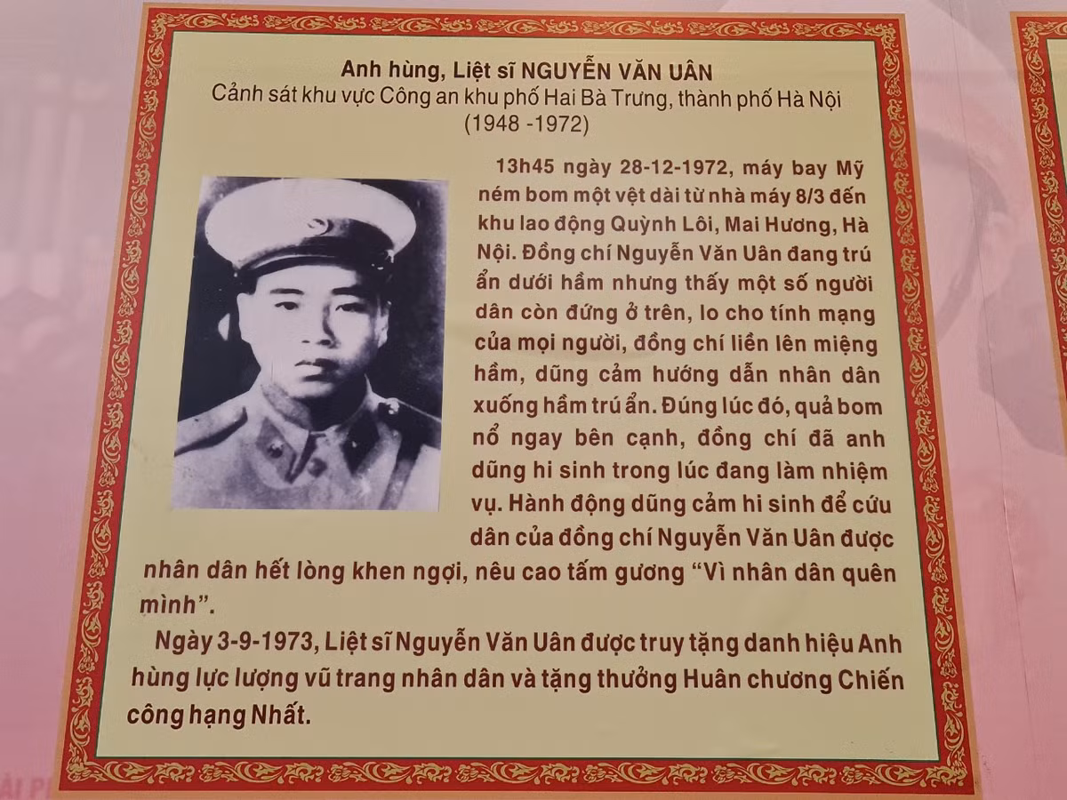 Nguoi dan Ha Noi xuc dong khi xem trien lam “Den on dap nghia“-Hinh-10