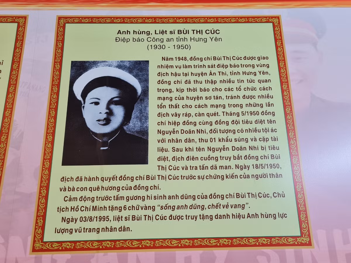 Nguoi dan Ha Noi xuc dong khi xem trien lam “Den on dap nghia“-Hinh-11