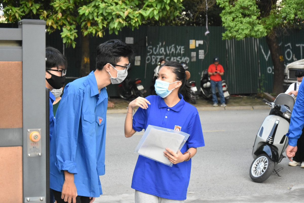 Hà Nội: Những hình ảnh xúc động trong Kỳ thi tốt nghiệp THPT 2022 Ha Noi: Nhung hinh anh xuc dong trong Ky thi tot nghiep THPT 2022