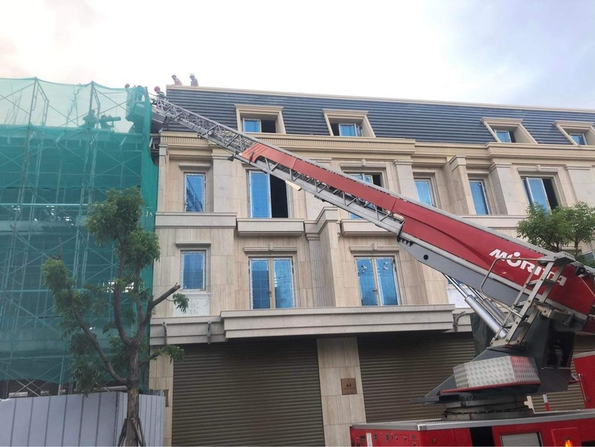 Da Nang: Sap can cau bom be tong tai cong trinh, 3 nguoi thuong vong-Hinh-2