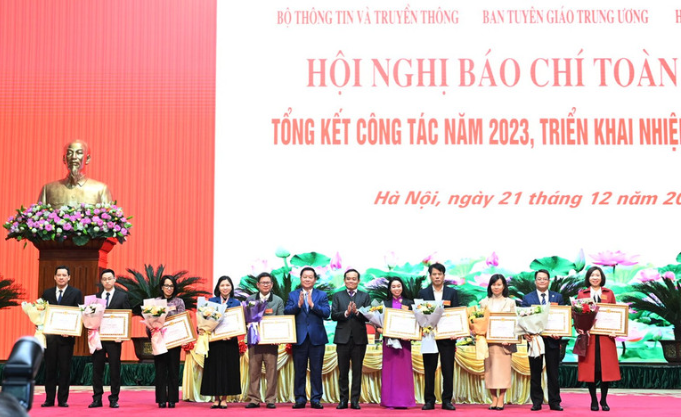 “Báo chí phải kiến tạo được dòng thông tin tích cực, chủ lưu“ - Hình 5 “Bao chi phai kien tao duoc dong thong tin tich cuc, chu luu“-Hinh-5