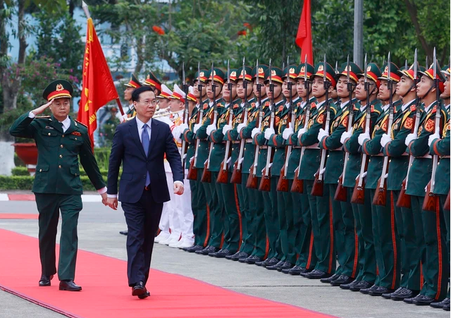 Chu tich nuoc Vo Van Thuong tham Lu doan K3, Tong cuc II - Bo Quoc phong