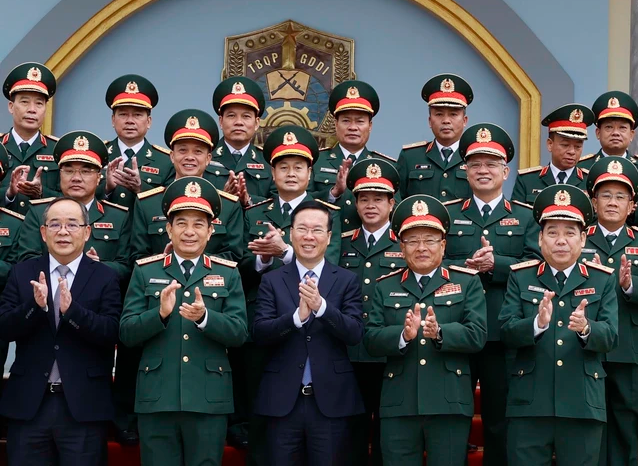 Chu tich nuoc Vo Van Thuong tham Lu doan K3, Tong cuc II - Bo Quoc phong-Hinh-2