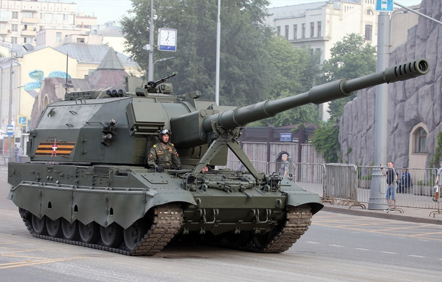 Không lâu sau, truyền thông nhà nước Nga đưa tin, pháo tự hành này sẽ sớm được đưa vào sử dụng trong Lực lượng vũ trang Nga. Báo cáo từ tháng 3/2016 còn nhấn mạnh, loại vũ khí này sẽ được giao vào cuối năm. Ảnh: Twitter.