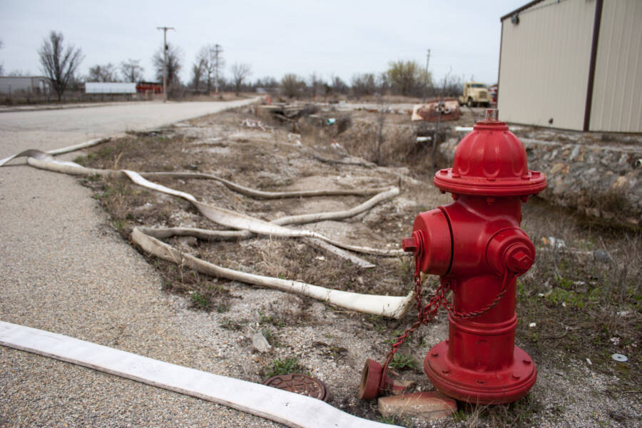 Người dân đã từ bỏ hy vọng rằng những nỗ lực của liên bang và tiểu bang có thể làm sạch thị trấn này.