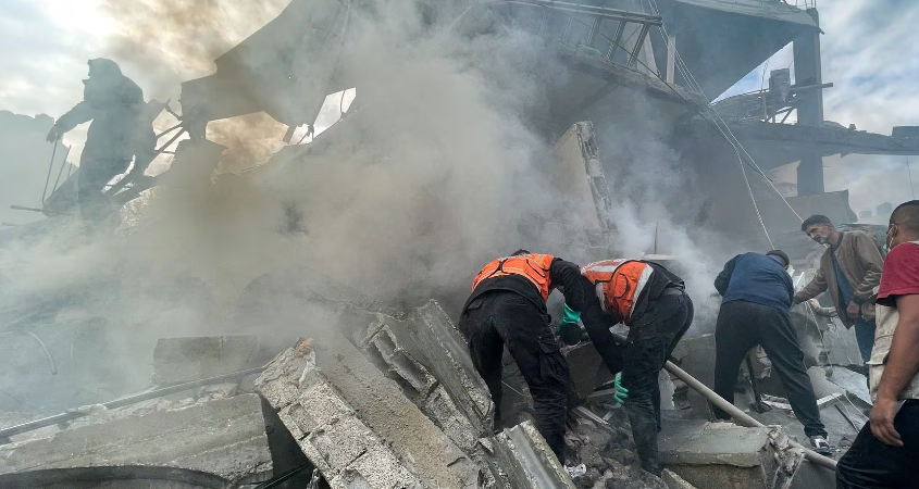 Reuters dẫn một bản đánh giá của Liên Hợp Quốc cho biết, gần 1/5 tòa nhà ở Dải Gaza đã bị phá hủy hoặc hư hại, khiến nơi này tan hoang không khác gì "ngày tận thế". (Nguồn ảnh: Reuters)