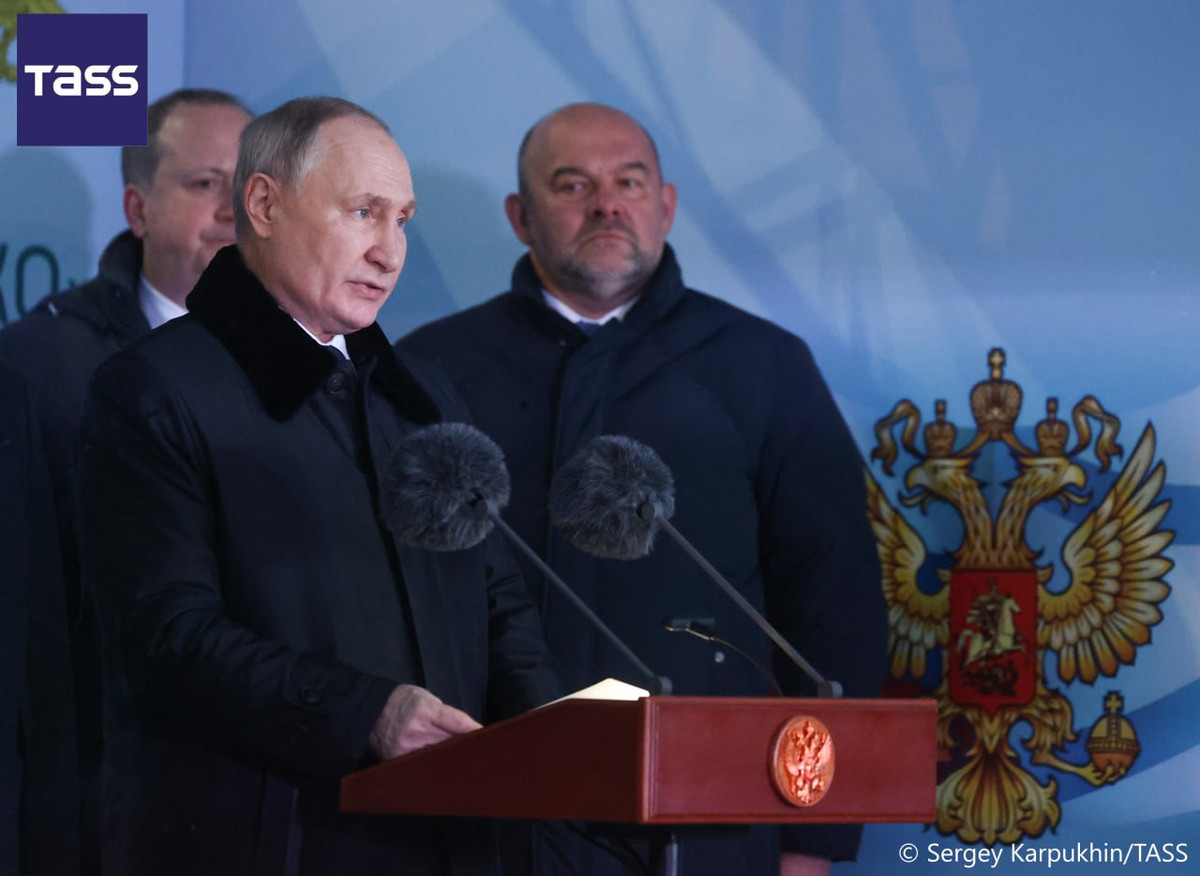 Phát biểu tại buổi lễ tại xưởng đóng tàu Severnaya Verf, thành phố St. Petersburg, Tổng thống Putin cho biết tàu khu trục Đô đốc Golovko sẽ sớm gia nhập Hạm đội phương Bắc của Nga, trong khi tàu tên lửa nhỏ Naro-Fominsk và tàu quét mìn đại dương Lev Chernavin sẽ phục vụ trong Hạm đội Baltic. Ảnh: Tass.