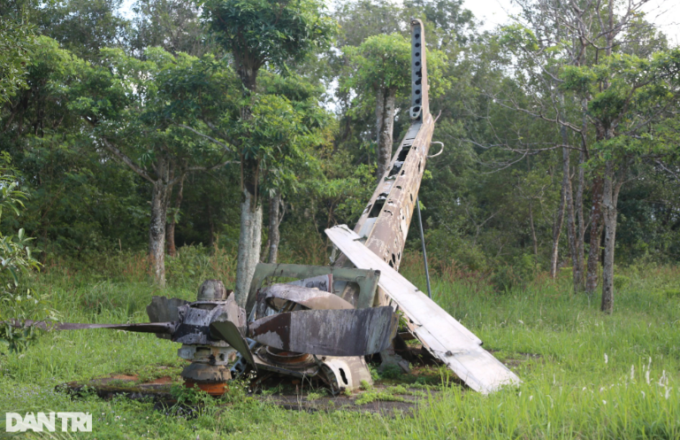 "Lần đầu tiên đến Tà Cơn, được nghe những câu chuyện lịch sử, tận mắt ngắm nhìn những chứng tích còn sót lại, tôi cảm nhận rất rõ sự khốc liệt của chiến tranh. Qua đó càng biết ơn thế hệ cha anh, đã hy sinh xương máu để chúng ta được sống trong hòa bình hôm nay", anh Hồ Thanh Hiếu chia sẻ.