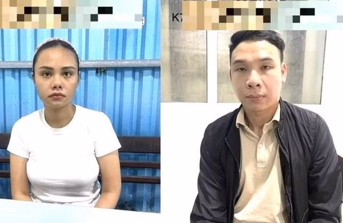 Cô gái đang mua 5 chiếc iPhone 15 Promax thì bị công an bắt giữ Co gai dang mua 5 chiec iPhone 15 Promax thi bi cong an bat giu