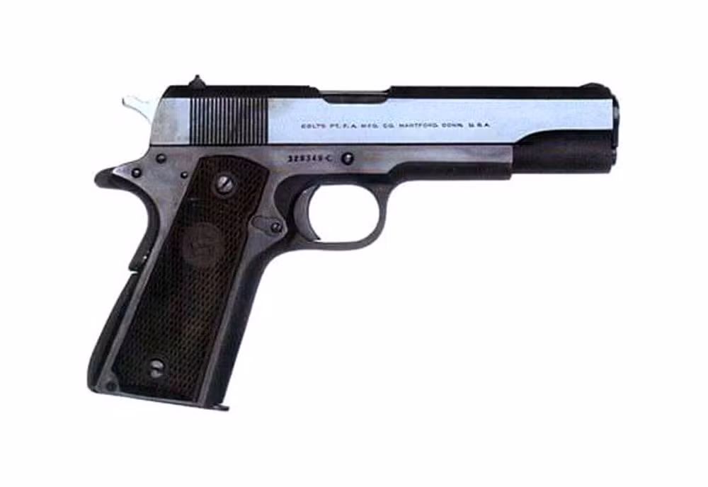 Súng M1911 còn nổi tiếng vì có một lực cản phi thường (của viên đạn .45 ACP), có thể cản người nặng gần 80 kg chỉ với một viên đạn.
