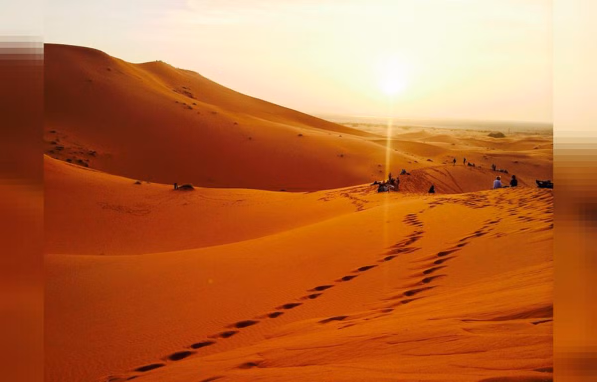 4. Những người du mục: Có vẻ khó tin vào điều này trong kỷ nguyên hiện đại của điện thoại thông minh và kết nối Internet lâu năm, nhưng ngày nay vẫn có những bộ lạc du mục đi khắp sa mạc Sahara.