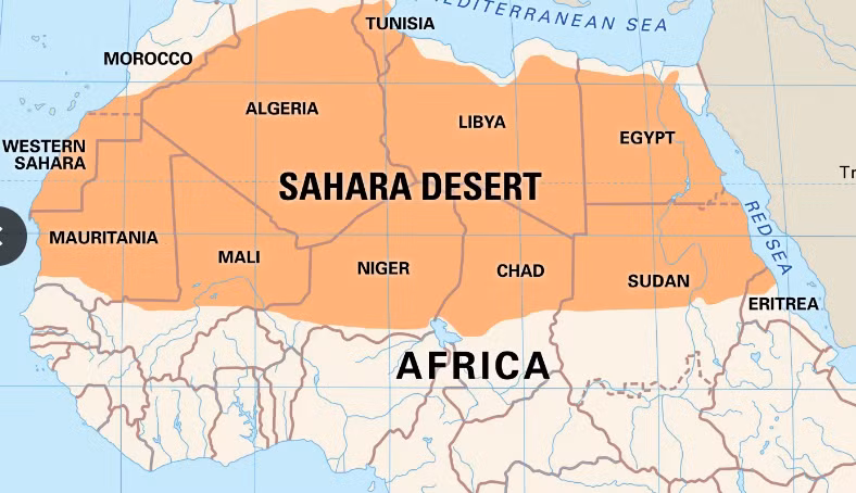 Ngoài ra, sa mạc Sahara được bao quanh gần như mọi hướng bởi các dãy núi khác nhau.