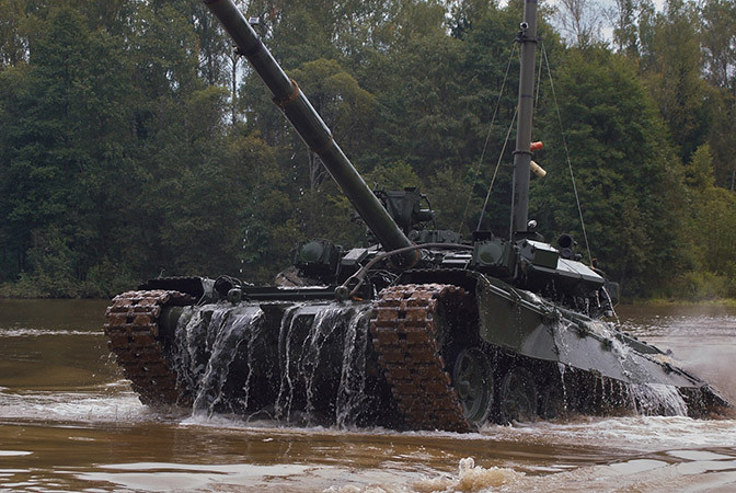 Sự an toàn của kíp xe T-90M đã được hết sức quan tâm, khi cải tiến khoang đạn thành khoang riêng, kiểu "bu gà" ở phía sau tháp pháo, giống các xe tăng phương Tây; nếu tình huống xe bị trúng đạn, sẽ không thể gây kích nổ khoang đạn, do khoang đạn có vách ngăn cách biệt với khoang chiến đấu.