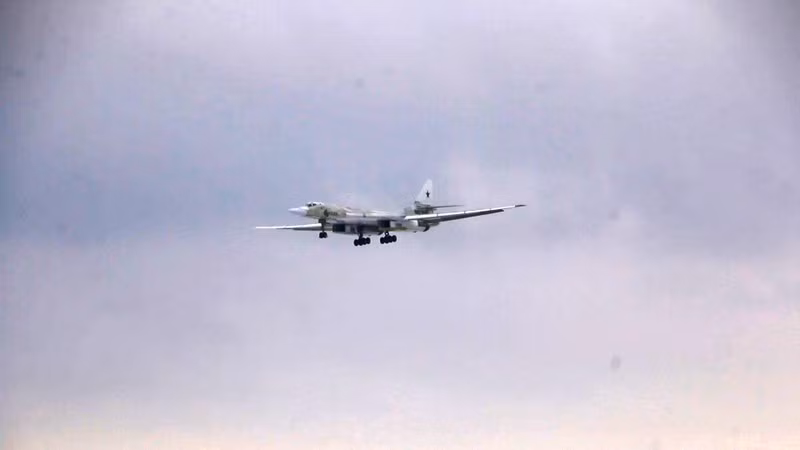 Tháng 2/2023, TASS trích dẫn một nguồn tin trong tổ hợp công nghiệp quân sự cho biết chiếc máy bay mang tên lửa chiến lược Tu-160M thứ hai do Nga sản xuất đã được gửi đến một căn cứ thử nghiệm bay và một mẫu thứ ba đang trong quá trình chế tạo.