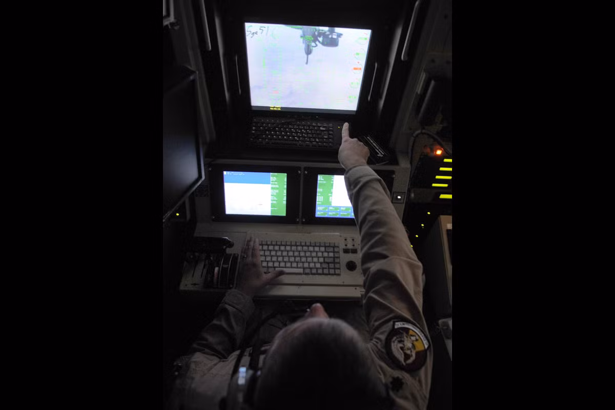 Ngoài ra, Reaper còn được trang bị radar AN/APY-8 Lynx, radar độ phân giải cao Ku-Band, radar khẩu độ tổng hợp có thể sử dụng trong mọi điều kiện thời tiết và hệ thống chỉ báo mục tiêu chuyển động trên mặt đất (GMTI).