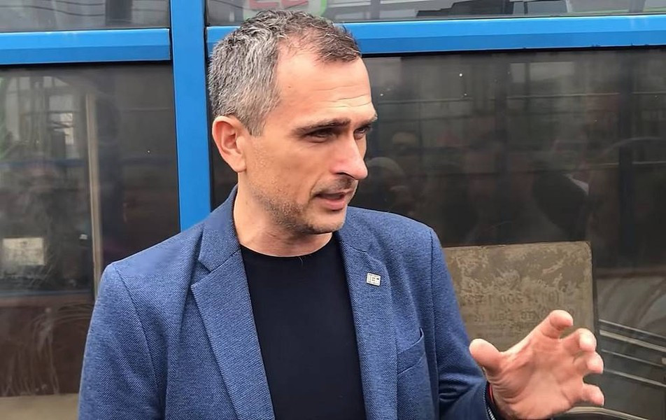 Ông Podolyaka nhấn mạnh chính quyền Nga chưa đưa ra bất kỳ tuyên bố chính thức nào về sự kiện trên, nhưng căn cứ vào những gì thu được, khả năng cao máy bay bị bắn hạ bởi “hỏa lực thân thiện” từ một khẩu đội S-400 Triumf.