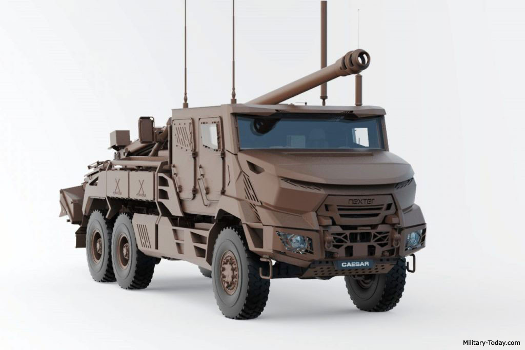 Pháo tự hành Caesar được Nexter Systems phát triển từ những năm 1990 và bắt đầu biên chế cho Lục quân Pháp từ tháng 7/2008. Mỗi cỗ pháo CAESAR có giá khoảng 5 triệu euro và được xuất khẩu sang nhiều quốc gia.