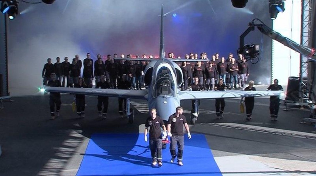 Ngoài ra, cần phải chú ý đến tốc độ ăn mòn trong khí hậu nhiệt đới. Vì vậy, Bộ Quốc phòng đã quyết định nâng cấp đội máy bay phản lực huấn luyện của không quân bằng cách mua các máy bay L-39NG một động cơ được hiện đại hóa sâu ở Cộng hòa Séc và mua máy bay huấn luyện chiến đấu hai động cơ Yak-130 ở Nga.