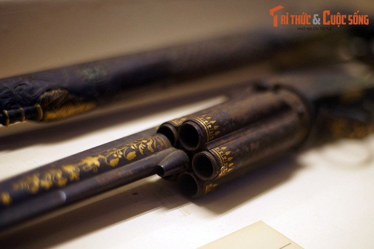 Về mặt kỹ thuật, súng của vua Minh Mạng là loại súng trường có ổ tiếp đạn quay với 5 viên đạn, một thiết kế súng “thời thượng” của phương Tây thế kỷ 19.