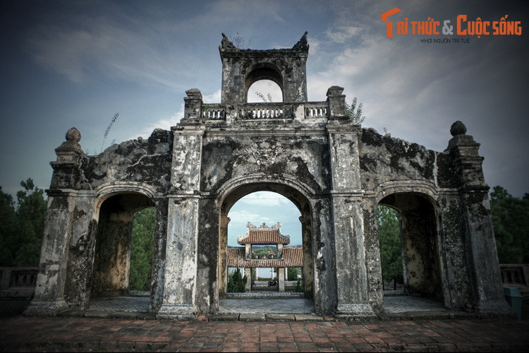 Vừa qua, tại Kỳ họp chuyên đề lần thứ 7, HĐND tỉnh Thừa Thiên Huế khóa VIII đã quyết định phê duyệt chủ trương đầu tư dự án “Tu bổ, tôn tạo và phục hồi thích nghi Di tích Văn Miếu” giai đoạn 1.