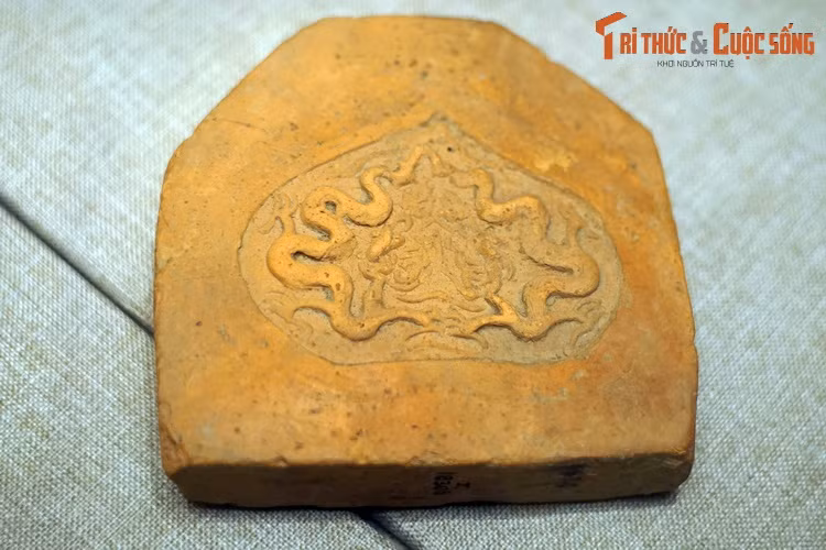 Gạch trang trí hình rồng thời Lý - Trần, thế kỷ 11-14.