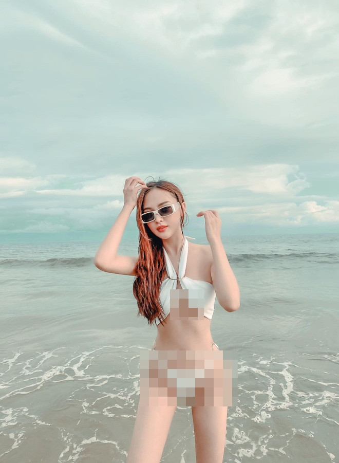 Mới đây, Kelly Nguyễn bất ngờ chia sẻ trên mạng xã hội những bức ảnh bikini nóng bỏng.