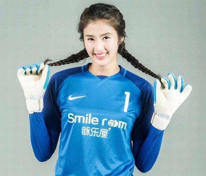 Co guong mat dep nhu hoa hau, nu thu mon gay sot MXH