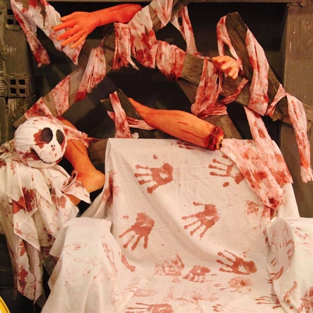 Đêm Halloween, chỉ cần bạn hoá trang thật ấn tượng và đến quán cà phê này thì đảm bảo sẽ có những bức ảnh đậm chất ma quái mà không cần phải đi đâu xa.