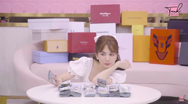 Thời gian qua, mỗi hành động hay story của Ngọc Trinh đều có những điểm gây được sự chú ý của khán giả.