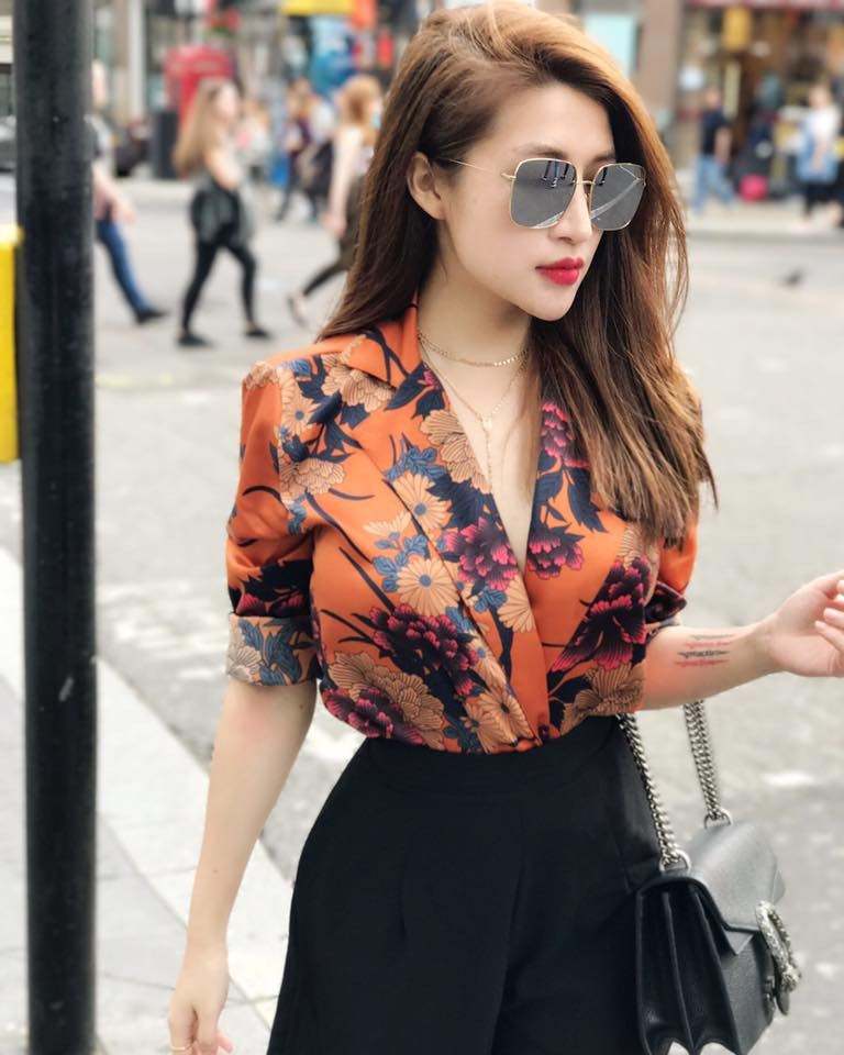 Hiện tại, Vân Navy dành thời gian tập trung vào công việc kinh doanh và chăm sóc gia đình nhỏ. Có thể nói, cô nàng chính là hình mẫu điển hình của các hotgirl đời đầu ở Hà thành sở hữu combo "xinh - giỏi - bản lĩnh".