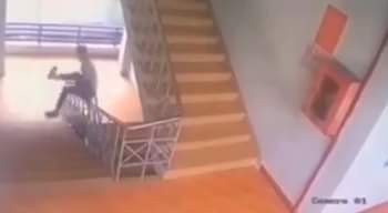 Kết quả khám cho thấy em bị chấn thương sọ não nặng, đã cố gắng điều trị nhưng không qua khỏi, đến sáng 11/10 em đã ra đi mãi mãi.