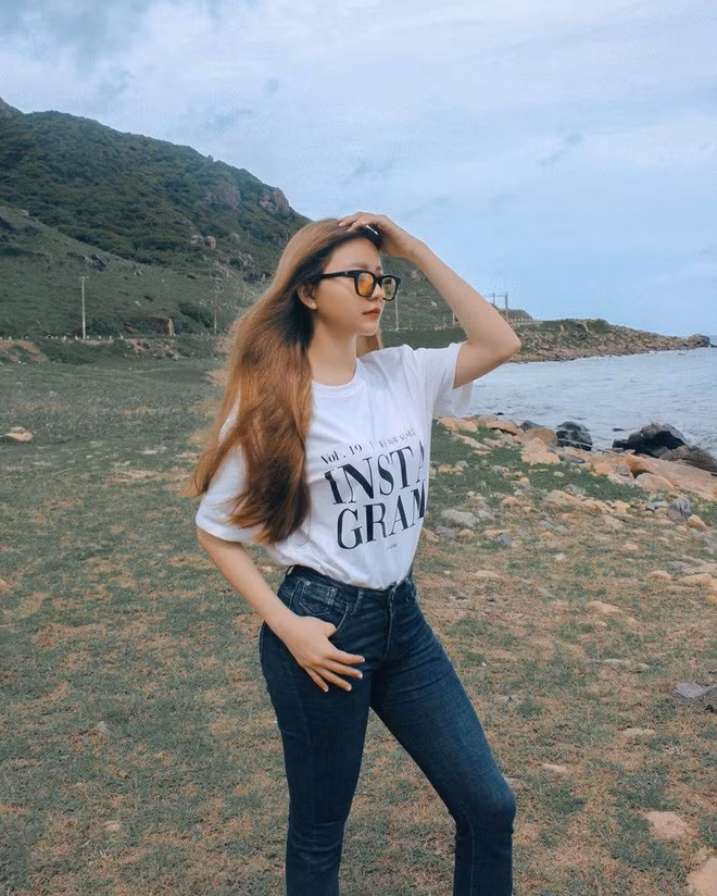 Hot girl này rất nổi tiếng trên MXH Instagram bởi tài kinh doanh giỏi.