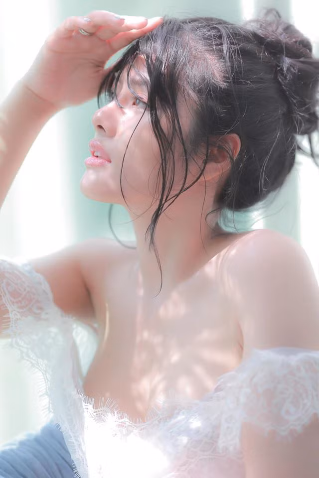 Hiện nay, ở tuổi 25, Huỳnh Tiên đang có một cuộc sống nhiều người mơ ước và thành công trên con đường nghệ thuật mình theo đuổi.