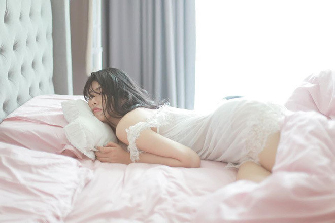 Bên cạnh đó, Huỳnh Tiên cũng là một "tay chơi hàng hiệu". Mỹ nhân này sở hữu có rất nhiều chiếc túi xách đắt đỏ, quý giá. Ngoài đầu tư mua túi, Huỳnh Tiên cũng mua đồng hồ và kim cương vì đây là một trong những phụ kiện mà lỡ có chuyện gì vẫn có thể bán lại với giá rất tốt.