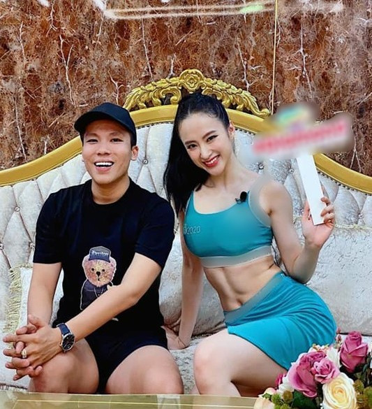 Angela Phương Trinh từ khi ăn chay trường đã được khán giả ngợi khen tâm sinh tướng gương mặt phúc hậu hơn xưa.