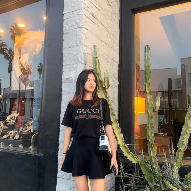 Nếu như Bằng Linh gây ấn tượng với đôi chân dài miên man thì Mai Diz lại được khen nhờ nhan sắc ngọt ngào.