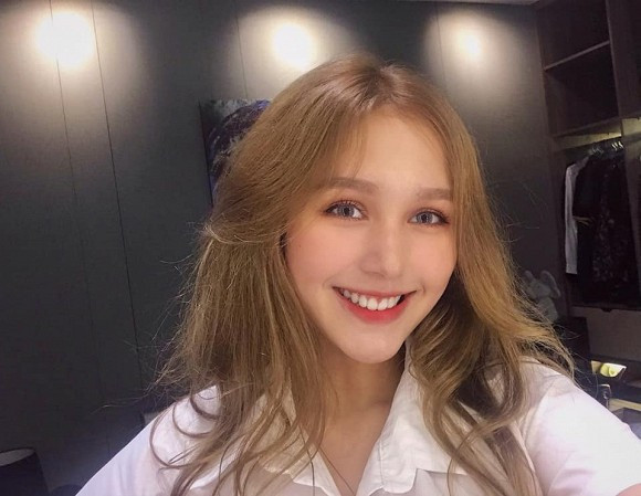 Xoài Non khoe vẻ sexy khó cưỡng trong bộ bikini.