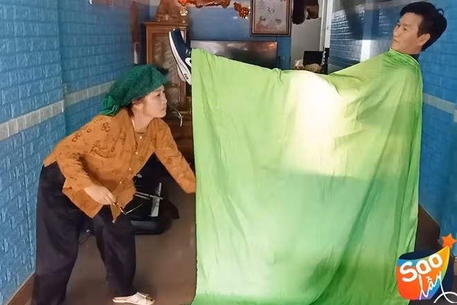 Sau 5 năm, mặc dù thu nhập của Lê Thị Dần tăng lên nhờ tham gia đóng hài nhưng không quá lớn như mọi người tưởng. Lê Thị Dần và chồng của mình vẫn thường xuyên nắm tay nhau đi khắp nước để tham dự show.